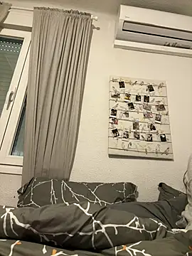 daniniescobarr online show from 9, 3, 2026