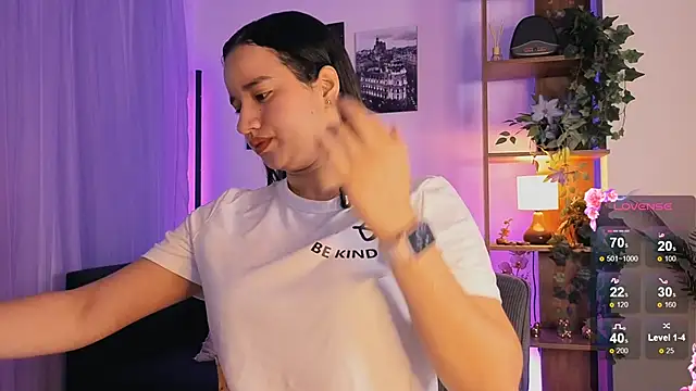 emilyrouxe online show from 17, 9, 2025