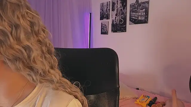 emilyrouxe online show from 2, 10, 2025