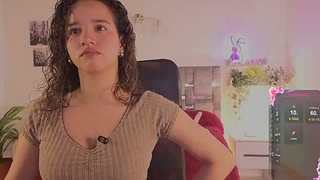 Snapshot of emilyrouxe chatting on 15, 6, 2026 emilyrouxe online show from 15, 6, 2026