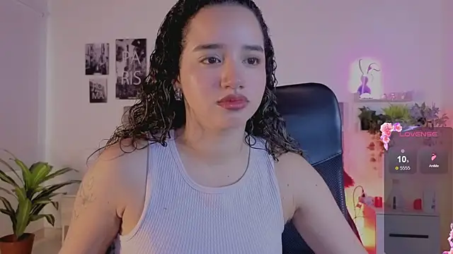 Snapshot of emilyrouxe chatting on 11, 7, 2026 emilyrouxe online show from 11, 7, 2026