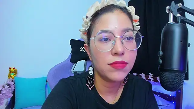  Moon Johnson online show from 12, 11, 2025