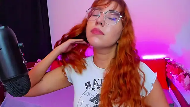  Moon Johnson online show from 15, 9, 2025