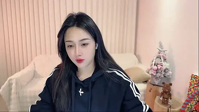 K-moumou online show from 8, 3, 2025