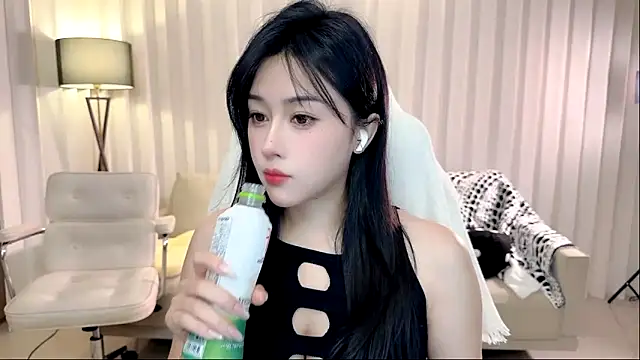 K-moumou online show from 3, 10, 2025