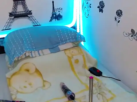 Lunaxx21 online show from 5, 11, 2025