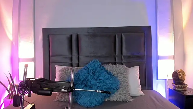 EmmaBecket2 online show from 2, 10, 2025