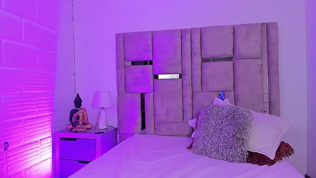 EmmaBecket2 online show from 13, 11, 2025