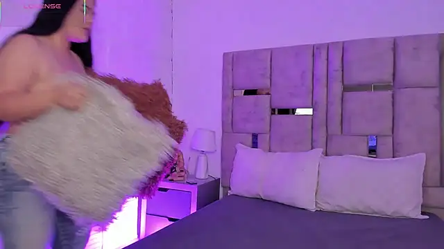 EmmaBecket2 online show from 5, 12, 2025