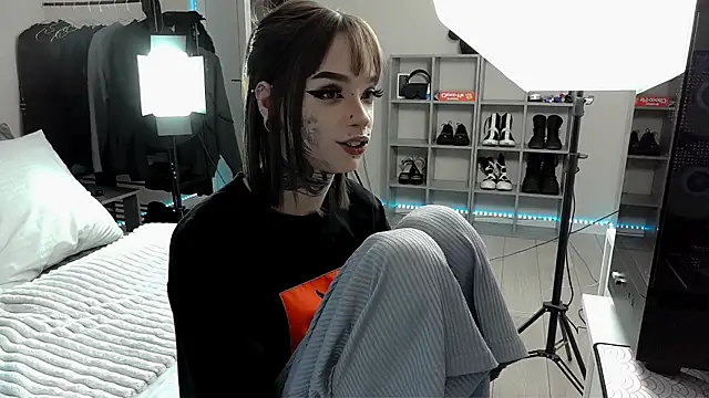 Snapshot of Tanya_M chatting on 2, 2, 2025 Tanya M online show from 2, 2, 2025