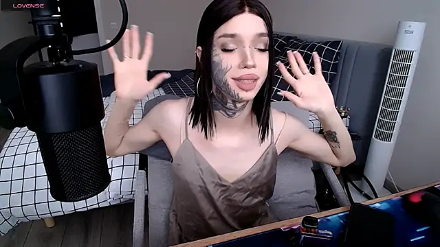 Snapshot of Tanya_M chatting on 9, 10, 2025 Tanya M online show from 9, 10, 2025