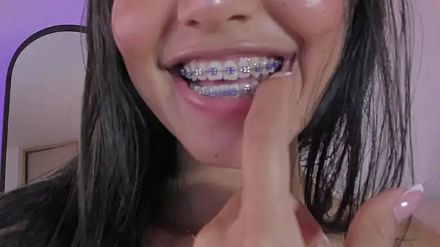 sara gwen online show from 13, 3, 2025