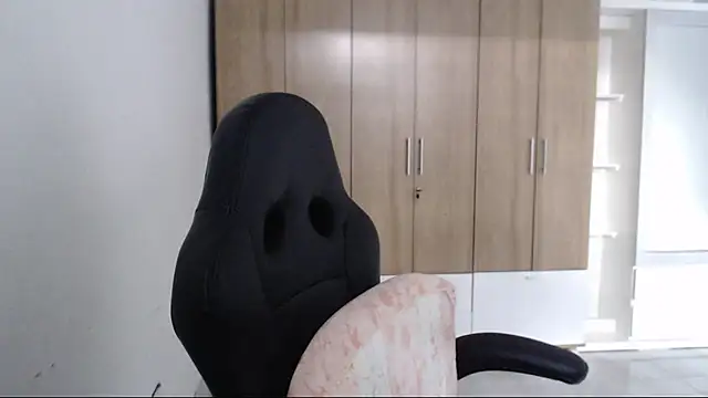 RoxanaLove9 online show from 10, 11, 2025