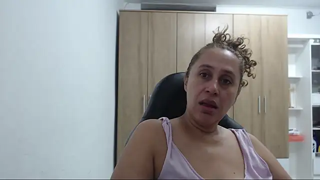 RoxanaLove9 online show from 26, 4, 2026