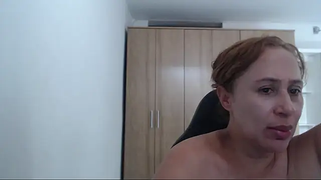 Snapshot of RoxanaLove9 chatting on 16, 7, 2026 RoxanaLove9 online show from 16, 7, 2026
