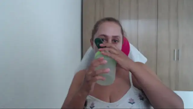 RoxanaLove9 online show from 23, 9, 2025