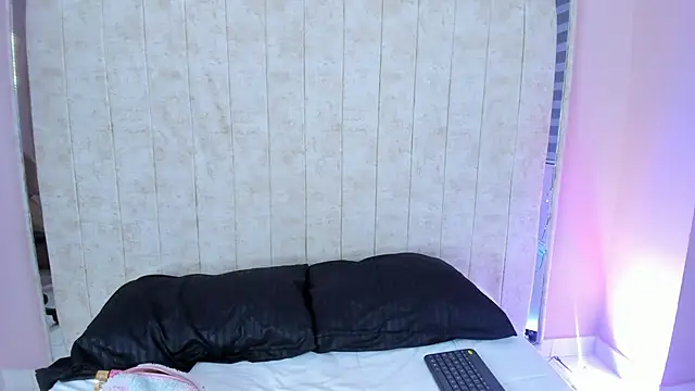 Annie9  online show from 17, 9, 2025