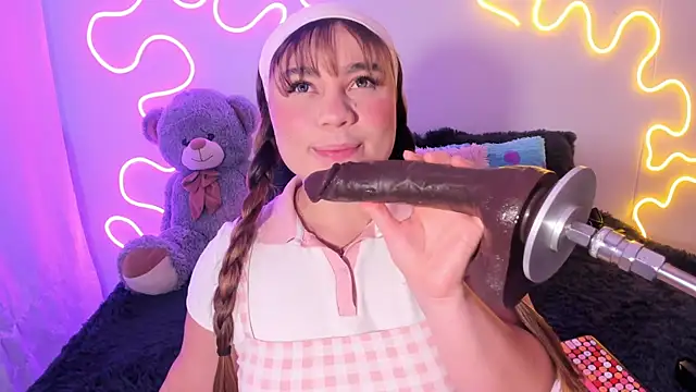 Snapshot of Isa_belaa chatting on 8, 10, 2025 Isa belaa online show from 8, 10, 2025