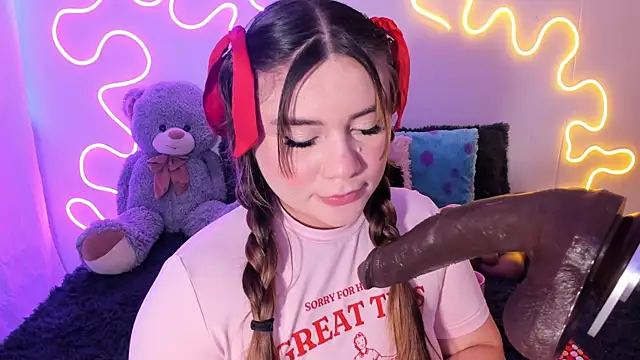 Snapshot of Isa_belaa chatting on 11, 11, 2025 Isa belaa online show from 11, 11, 2025