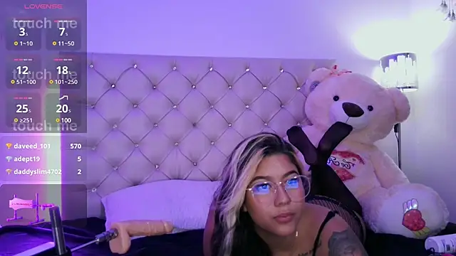 EmberEyes 999 online show from 5, 3, 2025