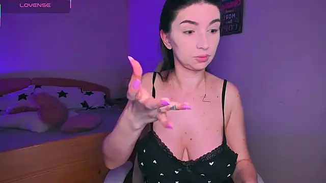 Snapshot of AdellaLoveX chatting on 24, 6, 2026 AdellaLoveX online show from 24, 6, 2026
