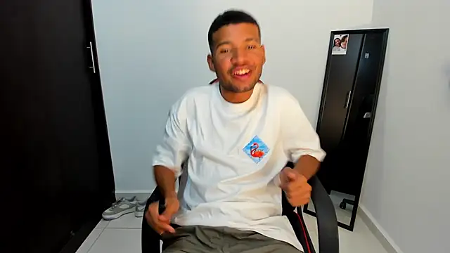 Snapshot of Camilo_Marin chatting on 6, 12, 2024 Camilo Marin online show from 6, 12, 2024