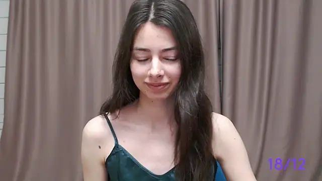 Snapshot of sweet_sweet_angel chatting on 18, 12, 2024 sweet sweet angel online show from 18, 12, 2024