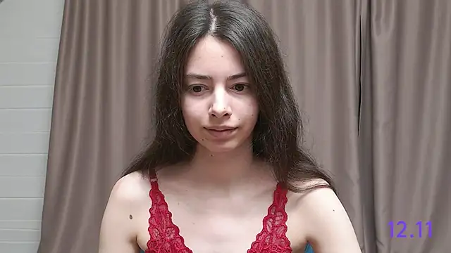 Snapshot of sweet_sweet_angel chatting on 12, 11, 2025 sweet sweet angel online show from 12, 11, 2025