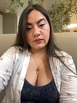 Iam  Cristal online show from 3, 3, 2026