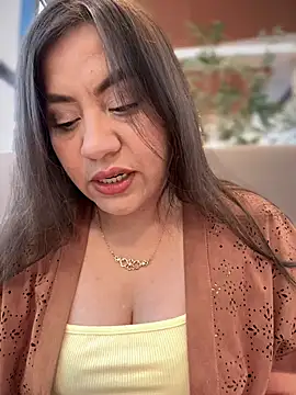 Iam  Cristal online show from 4, 12, 2025