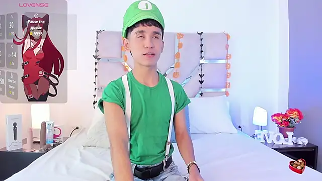 Thayler jones online show from 31, 10, 2025