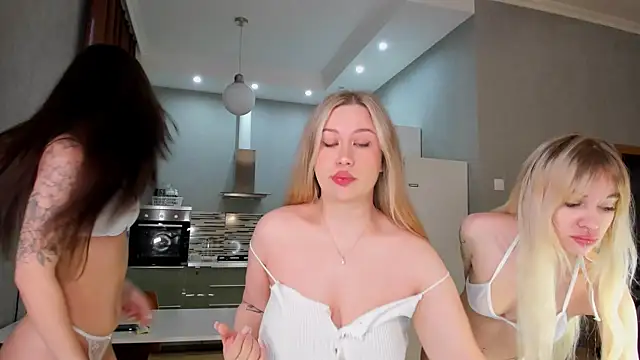 hannah x x  online show from 16, 3, 2025