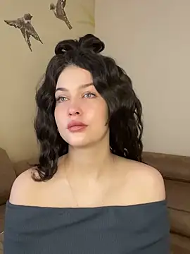 KikiWatson online show from 22, 2, 2025