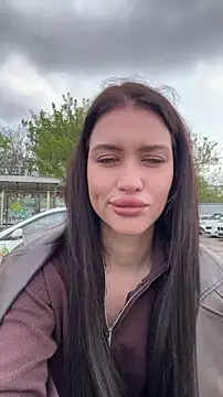 KikiWatson online show from 19, 4, 2026