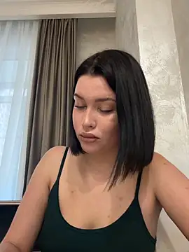 KikiWatson online show from 1, 2, 2026