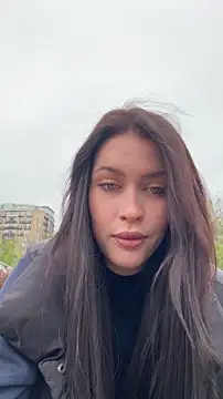 KikiWatson online show from 18, 4, 2026