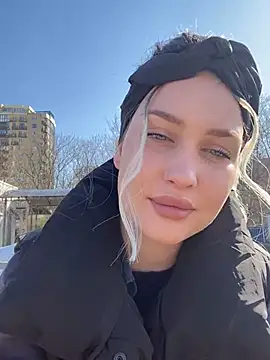 KikiWatson online show from 9, 3, 2025