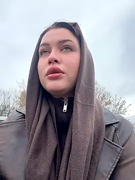 KikiWatson online show from 14, 11, 2025