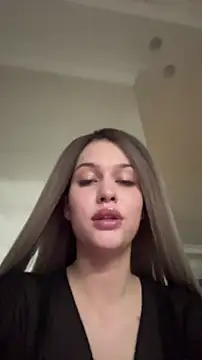 KikiWatson online show from 28, 2, 2026