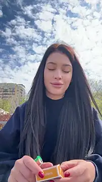 KikiWatson online show from 15, 4, 2026