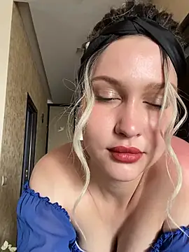 KikiWatson online show from 15, 3, 2025