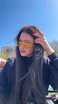 KikiWatson online show from 17, 4, 2026