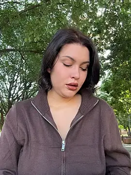 KikiWatson online show from 12, 9, 2025