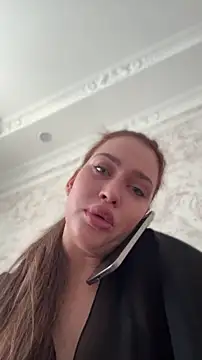 KikiWatson online show from 10, 5, 2026