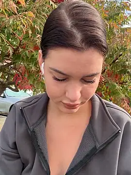 KikiWatson online show from 28, 9, 2025