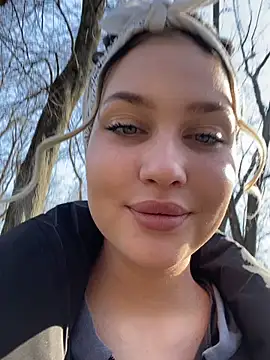 KikiWatson online show from 12, 3, 2025