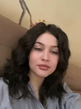 KikiWatson online show from 24, 2, 2025