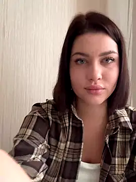 KikiWatson online show from 6, 10, 2025