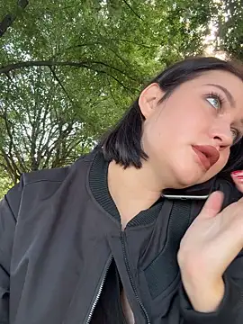 KikiWatson online show from 14, 9, 2025