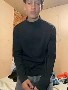 LatinBoysxxx online show from 10, 3, 2026